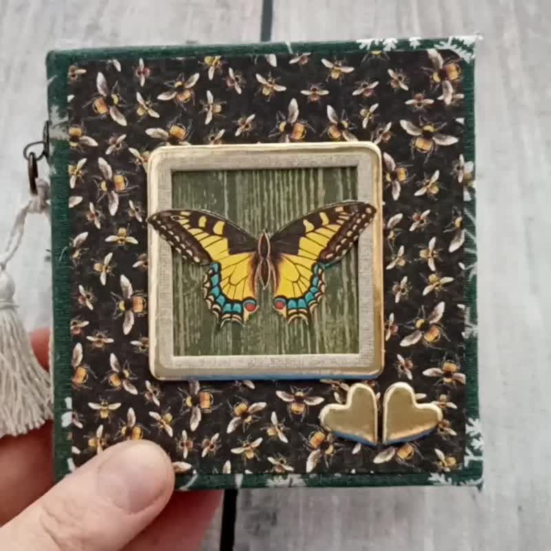 Butterfly junk journal handmade Nature dairy Botanical notebook - สมุดบันทึก/สมุดปฏิทิน - กระดาษ สีเขียว