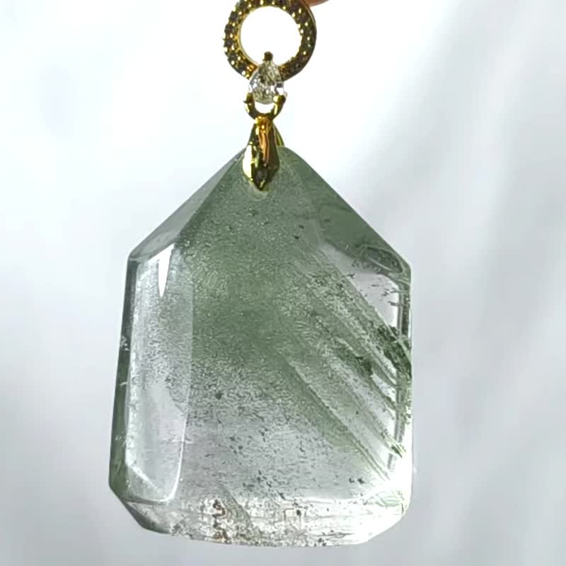 頂級淨體 綠幽靈水晶 金字塔 心輪 招財 事業 墜 項鍊 單品 禮物 - 項鍊 - 寶石 綠色