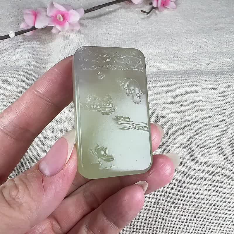 秒殺價 然新疆和田玉籽料關公圓牌吊墜 玉質細膩油潤 - 吊飾/掛飾 - 玉石 