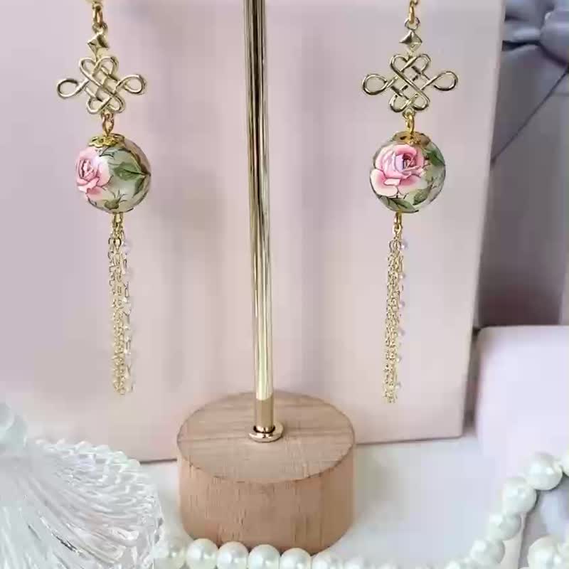 18K山茶花珍珠耳環 - 耳環/耳夾/耳骨夾 - 其他金屬 金色