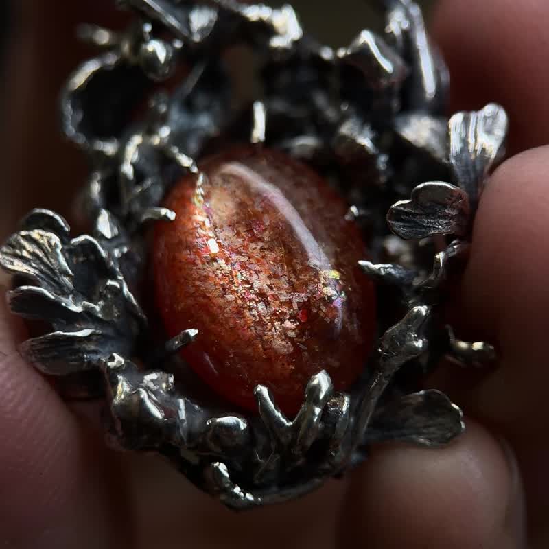 Natural Minerals / Rainbow Sunstone / Bustling Like the Sun - สร้อยคอ - เครื่องเพชรพลอย สีส้ม