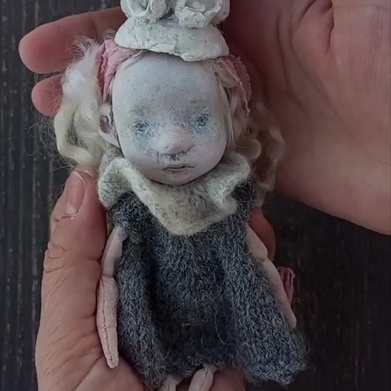 Northern Child Handmade Doll Touch of Nordic Magic for Your Home - 公仔/玩偶 - 環保材質 灰色