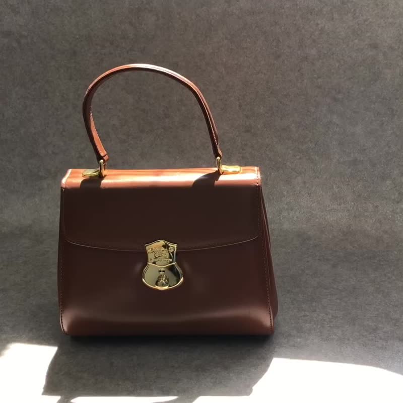 【 日本直送　名牌中古包 】BURBERRY バーバリー ハンドバッグ ブラウン レザー トップハンドル vintage ヴィンテージ オールド 6wvw6e - 手提包/手提袋 - 真皮 咖啡色