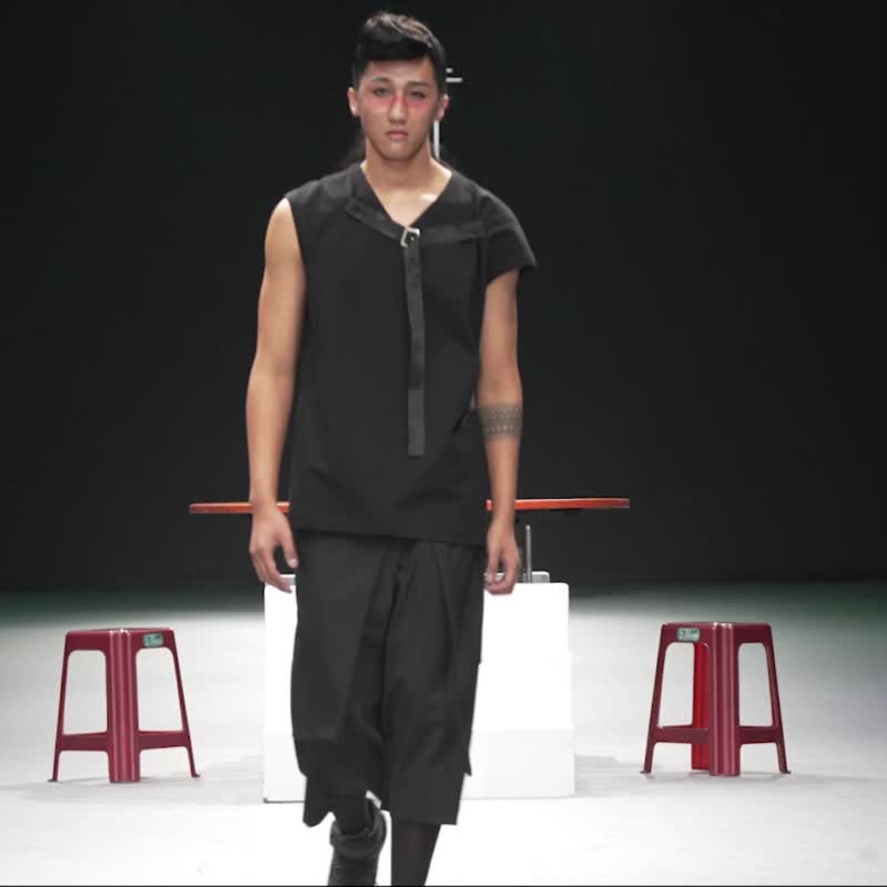 INF 24SS 不對稱皮帶龐克背心 - 男背心 - 其他材質 黑色