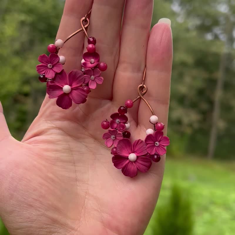 Handmade Flowers Earrings Dangle Earrings Floral Jewelry Copper Hoop Earrings - 耳環/耳夾 - 黏土 紅色