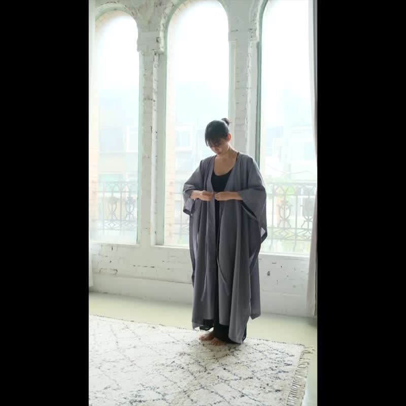 OMAKE 寬版綁帶長袍罩衫 / 棉麻 米白 - 女大衣/外套 - 棉．麻 白色