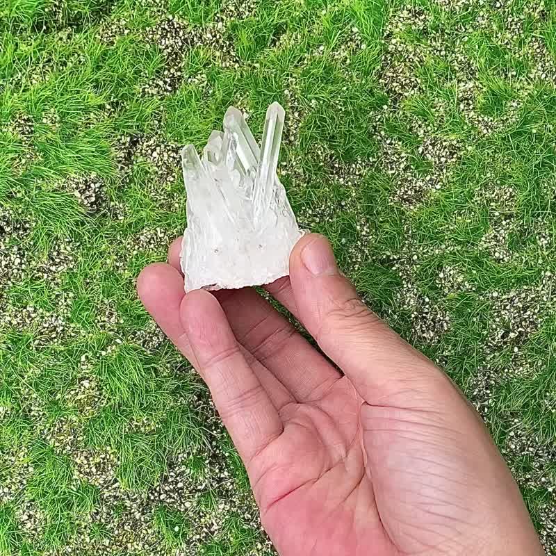 天然原礦能量冰透可愛小小白水晶簇 白水晶 療癒 開運 消磁淨化 - 擺飾/家飾品 - 水晶 白色