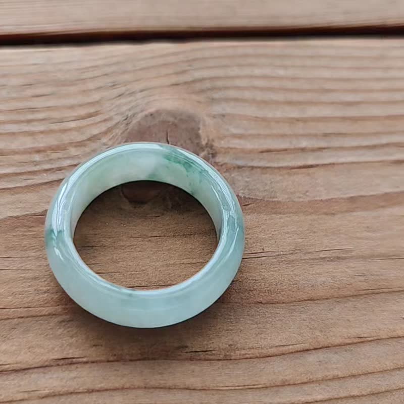 【親翠】天然翡翠 冰滿綠胎記綠花手指鐲13.5號戒圈 - 戒指 - 玉石 綠色