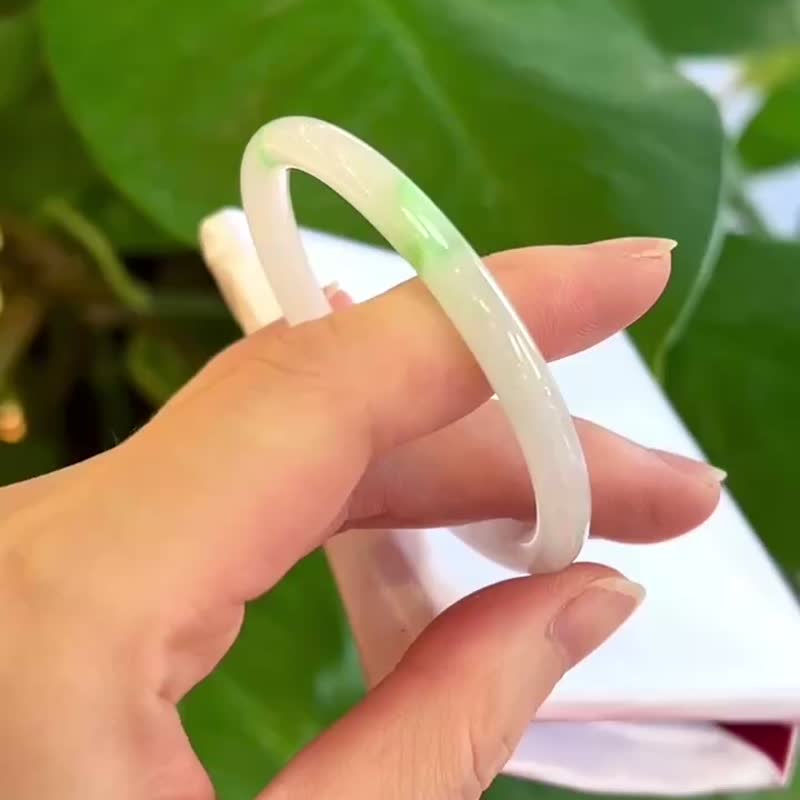 冰種 天然翡翠 緬甸 A玉 玉鐲 • 冰種白底青幼條圓鐲 - 手鍊/手環 - 石頭 綠色