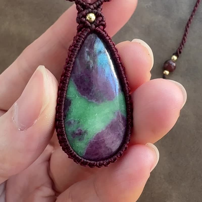 N902 蠟線編織 紅綠寶石 草莓晶 銅珠 頸鏈 (可調長度) - 項鍊 - 寶石 咖啡色