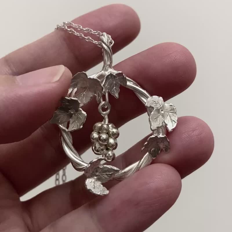 結實纍纍葡萄藤蔓圈項鍊 - 項鍊 - 銀 銀色