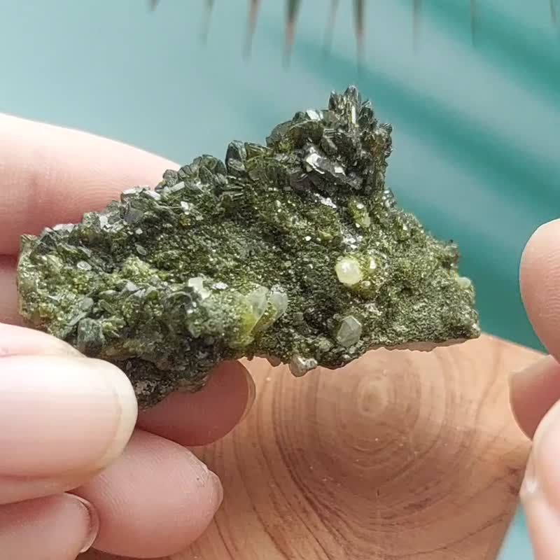 緑簾石緑簾石グリーン共生石天然鉱石四川省産原石 - ショップ