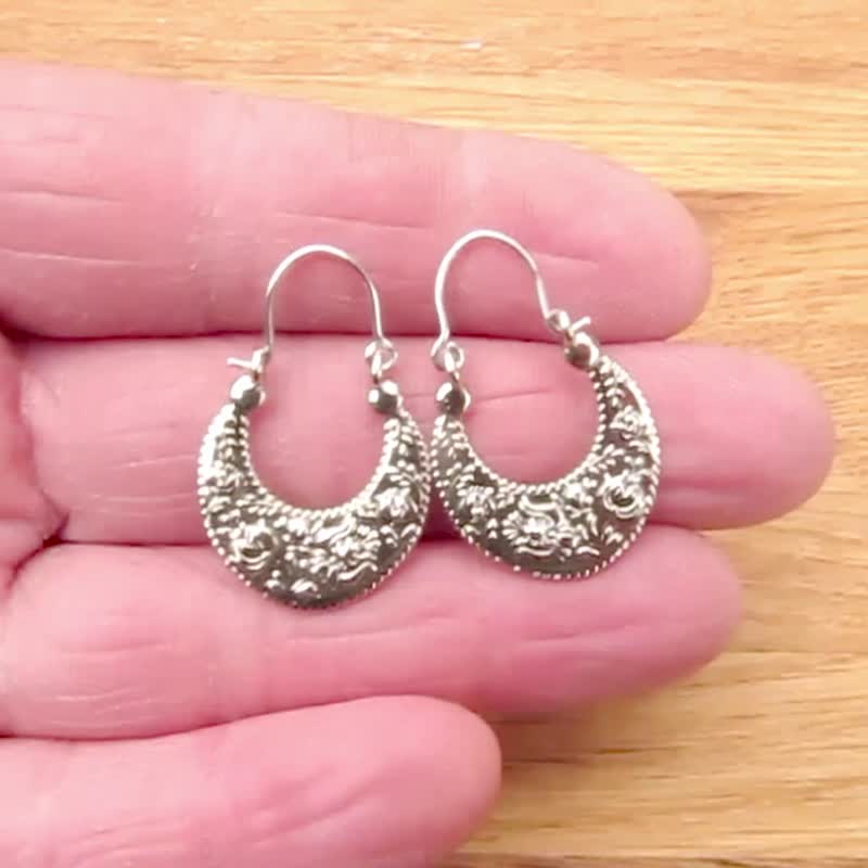 crescent moon earrings for women,traditional Ukraine womens earrings,earrings - 耳環/耳夾/耳骨夾 - 其他金屬 銀色