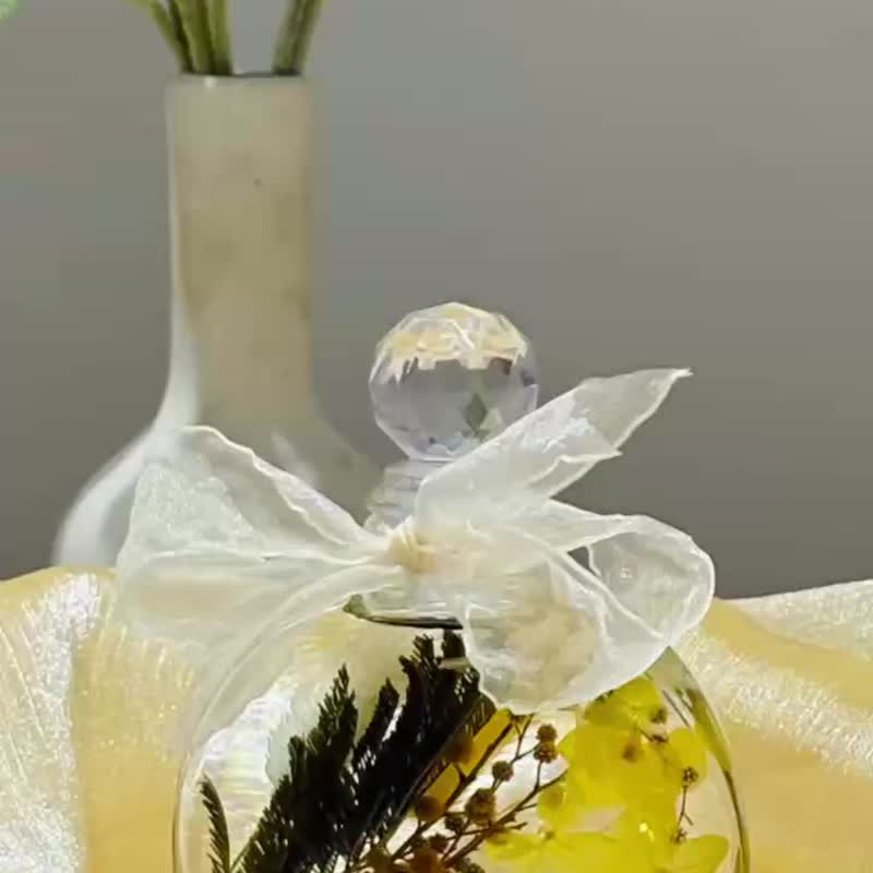 嵐緹花香室 永生花浮游花燈 母親節禮物/生日禮物/畢業禮物/夜燈 - 乾燥花/永生花 - 玻璃 