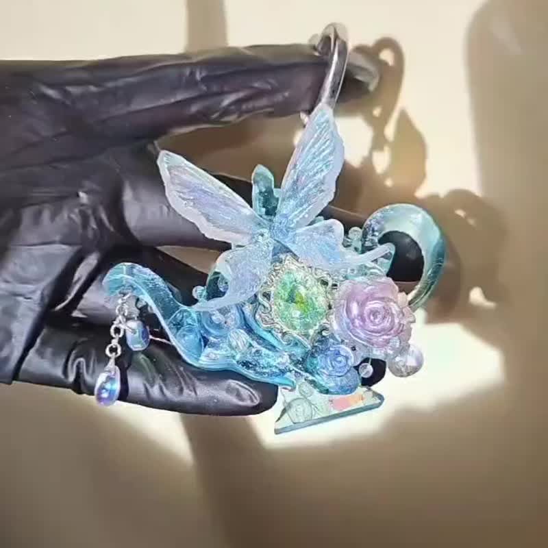 碧藍森林系列-極光精靈 手工滴膠流沙吊飾 手工滴膠流沙吊飾 - 吊飾/掛飾 - 樹脂 藍色