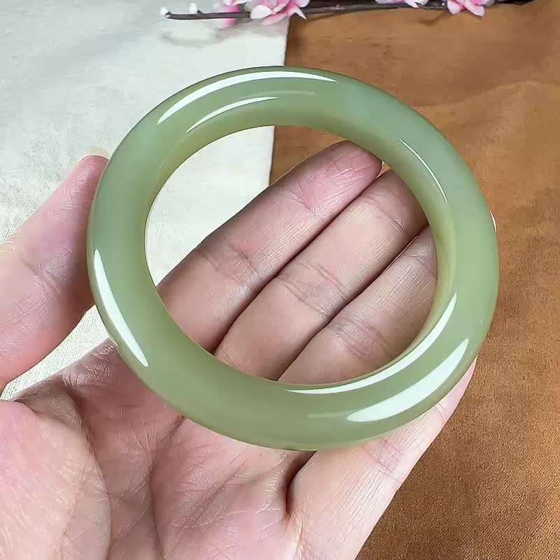 天然和田玉湖水綠手鐲 圈口59 mm 玉質細膩溫潤 - 手鍊/手環 - 玉石 
