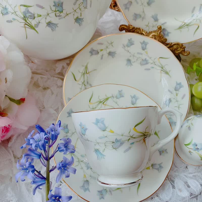1950年英國製花茶杯兩件式藍鈴花圖騰庫存品完整美麗 - 茶壺/茶杯/茶具 - 瓷 藍色