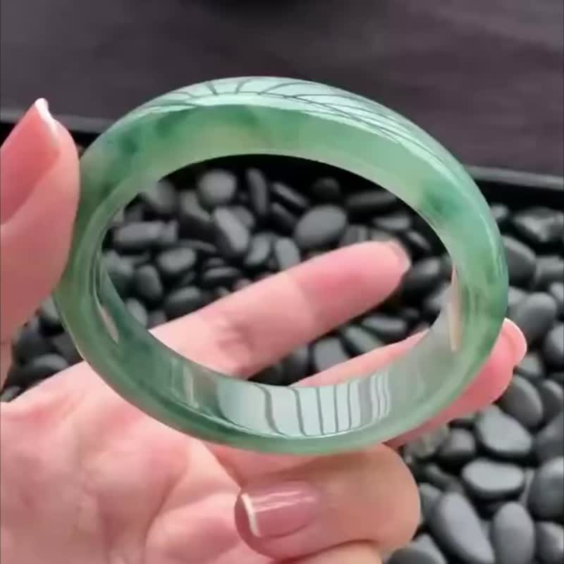 冰種翡翠天然翡翠玉鐲 A玉手鐲玉鈪 • 冰種飄花翡翠貴妃鐲 - 手鍊/手環 - 玉石 綠色