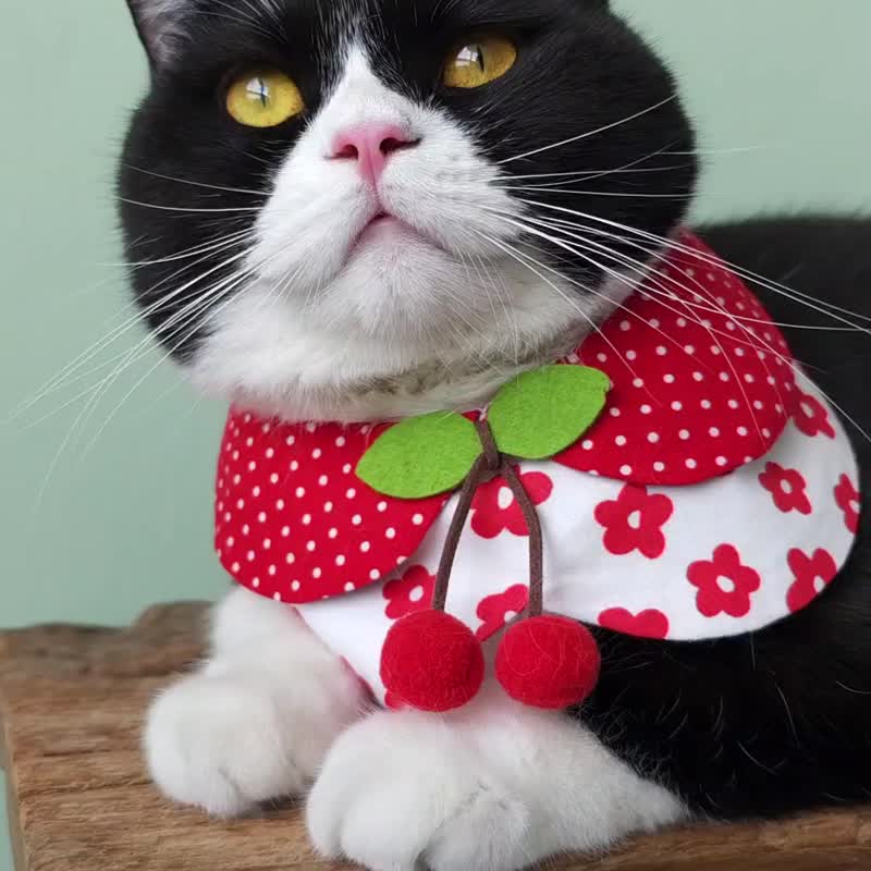 Cherries and Flowers - bibs, pet bandana,adjustable pet bib for fluffy cat,dog - ชุดสัตว์เลี้ยง - ผ้าฝ้าย/ผ้าลินิน สีแดง