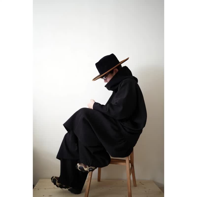 A sophisticated high-neck dress, perfect for autumn and winter. - ชุดเดรส - ผ้าฝ้าย/ผ้าลินิน สีดำ