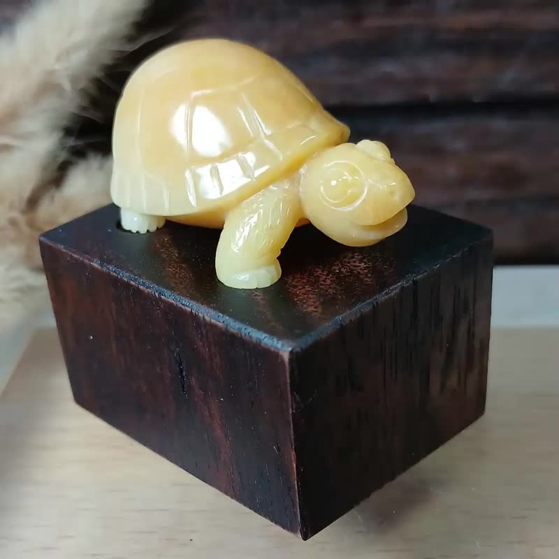 雕件 逗樂動物-金財龜 金絲玉 - 擺飾/家飾品 - 玉石 黃色