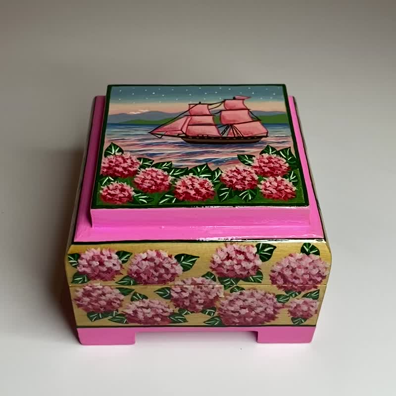 Box Ship Hydrangea, wooden home decor, flower ornament, pink color, seascape - 擺飾/家飾品 - 木頭 粉紅色