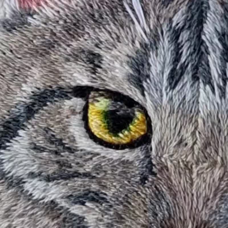 Custom Embroidered Maine Coon Cat Portrait. Personalized Pet Embroidery Hoop Art - 似顏繪/客製畫 - 繡線 