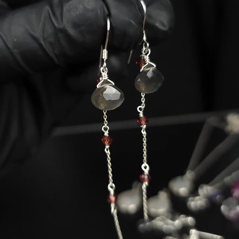 Gray Moonstone Garnet 925 Silver Gemstone Bracelet Earring Set - 耳環/耳夾/耳骨夾 - 半寶石 紅色