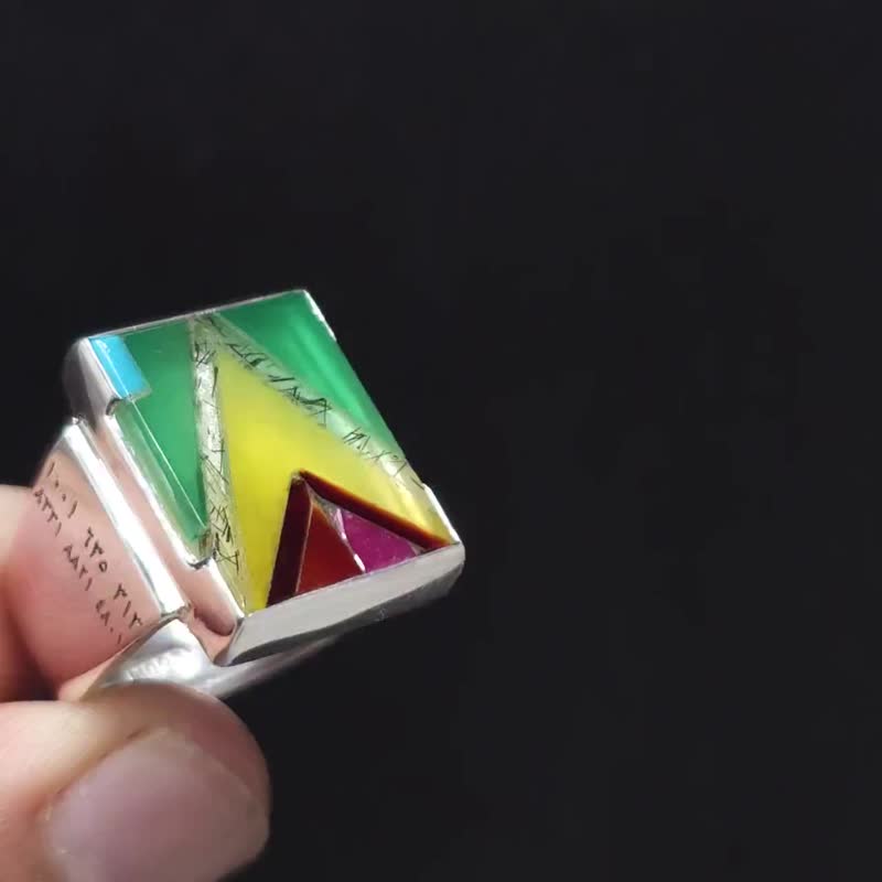 蓋亞那國旗，綴以金色瑪瑙、綠松石、黑髮晶。 - 戒指 - 寶石 多色