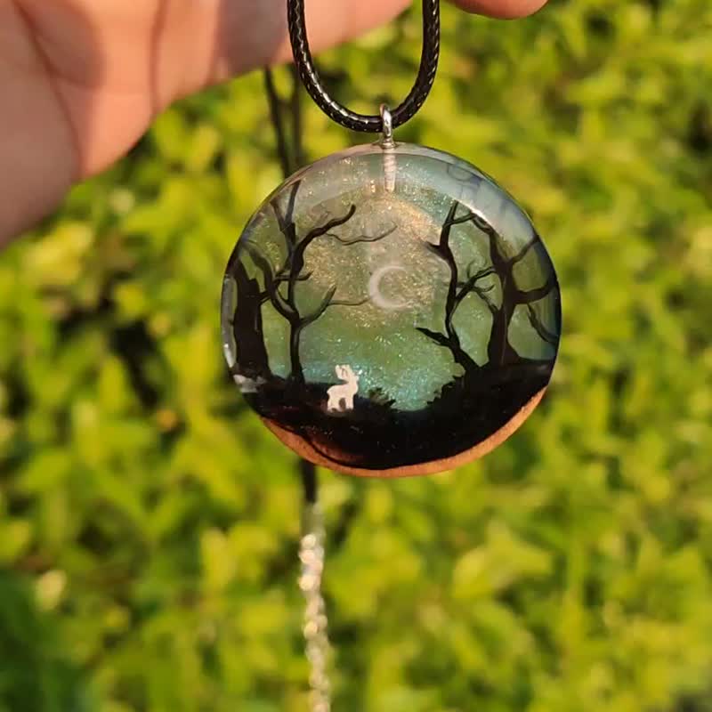 Dark forest deer pendant (round shape) - Necklaces - Wood Multicolor