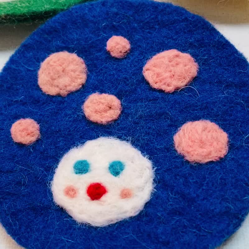 Polka dots world - A set of 4 Needle Felted Coasters - Coasters - Wool 