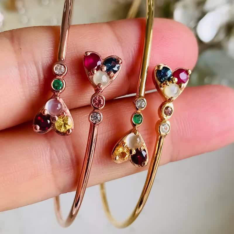 Intertwined Heart Design Bracelet with Genuine Nine-Gemstones - 手鍊/手環 - 半寶石 多色