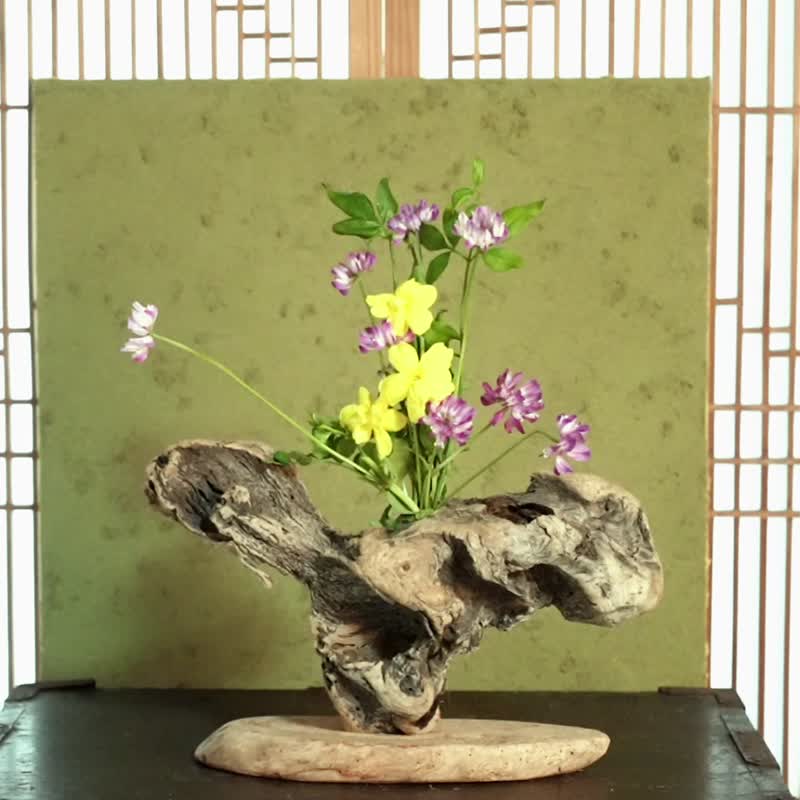 お気に入りの季節の花を飾って気持ちの良い空間を作ってみませんか　流木の花器、木の花瓶、花器、小さな花瓶、８８ - 花瓶/花器 - 木頭 咖啡色