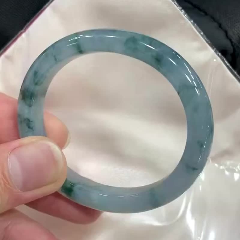 冰種翡翠天然翡翠玉鐲 A玉手鐲玉鈪 • 糯冰種牛仔藍翡翠貴妃鐲 - 手鍊/手環 - 玉石 藍色