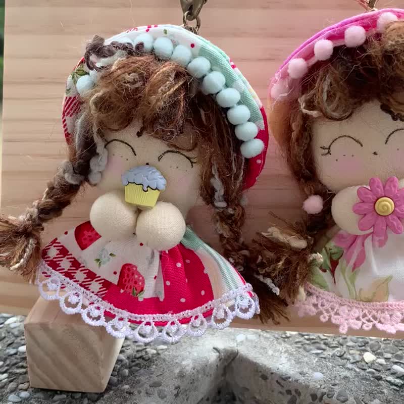 Healing small objects, handmade cute doll charms/key rings - ที่ห้อยกุญแจ - ผ้าฝ้าย/ผ้าลินิน 