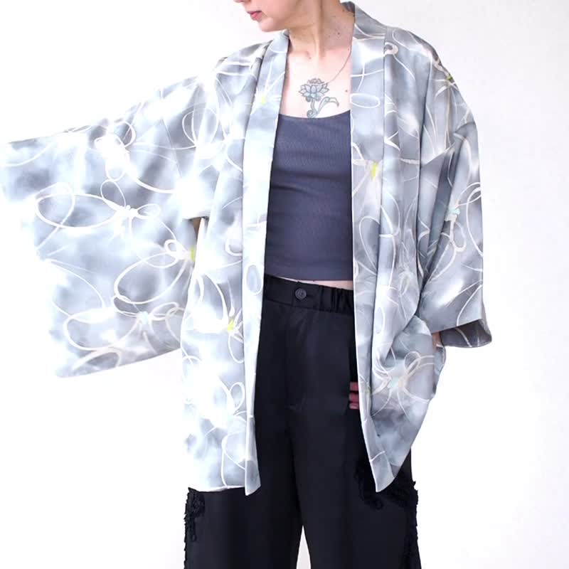 【日本製】great conditioned vintage silk Haori, pale grey, white, yellow, gift - Women's Casual & Functional Jackets - Silk White