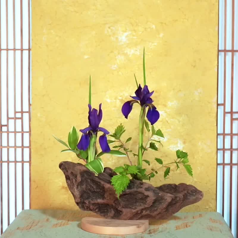 お気に入りの季節の花を飾って気持ちの良い空間を作ってみませんか　流木の花器、木の花瓶、花器、小さな花瓶、９０ - 花瓶/花器 - 木頭 咖啡色
