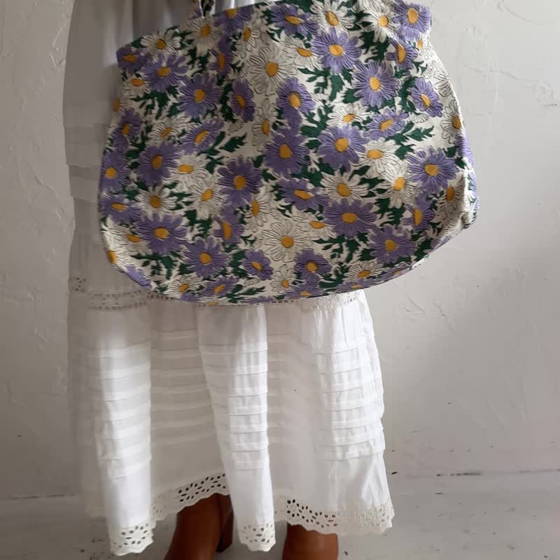 たっぷり入るカラフルな花柄バッグ、Margaretトートバッグ　pink - トートバッグ・ハンドバッグ - コットン・麻 ピンク