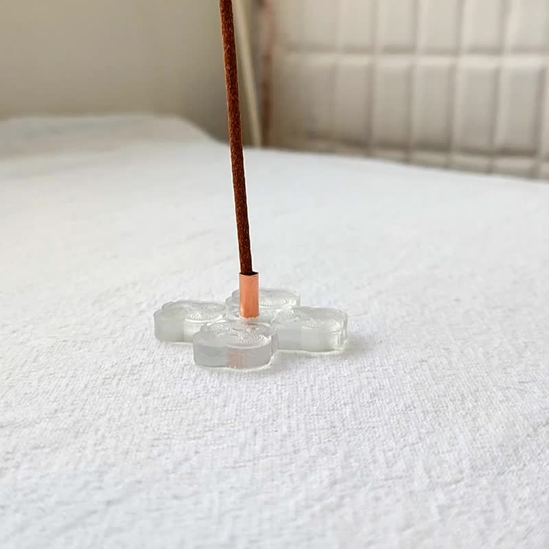 海棠花線香座 | 立與臥之間- 台灣窗花的美好MIT - 香氛/精油/擴香 - 其他材質 白色