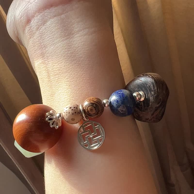 ||Xiaohe|| Natural energy bracelet series. Green Stone/ labradorite / lapis lazuli / blue tiger eye / fir - สร้อยข้อมือ - คริสตัล หลากหลายสี