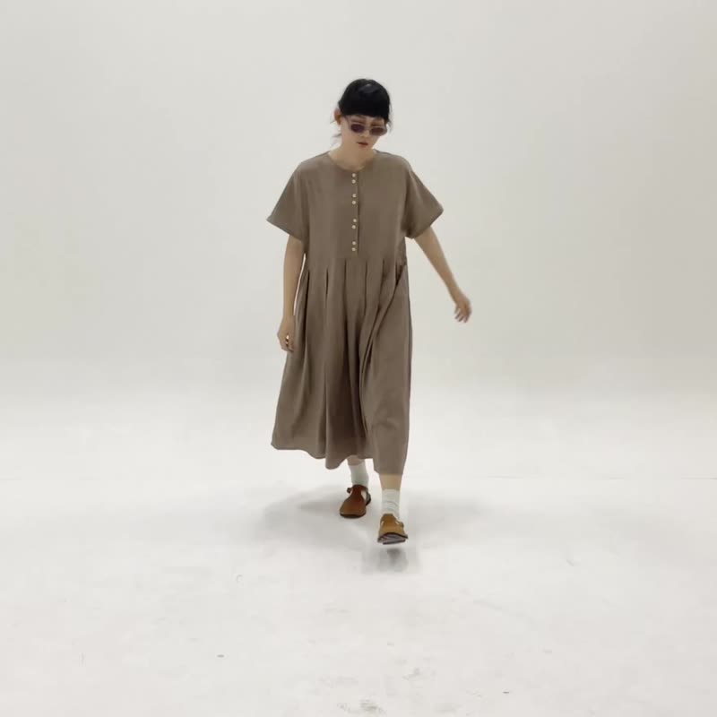【HotSummer】 Multi-Panel Box-Pleated Button Dress - Khaki - 洋裝/連身裙 - 棉．麻 卡其色
