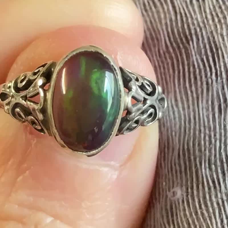 Natural Opal Ring Nepal Handmade 925 Sterling Silver - แหวนทั่วไป - เครื่องเพชรพลอย 