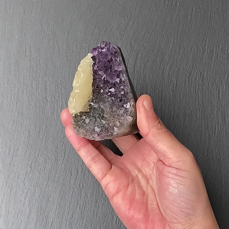 招財開運-天然原礦異象滿天星紫晶鎮共生方解石及黑碧璽 快速出貨 - 擺飾/家飾品 - 水晶 多色