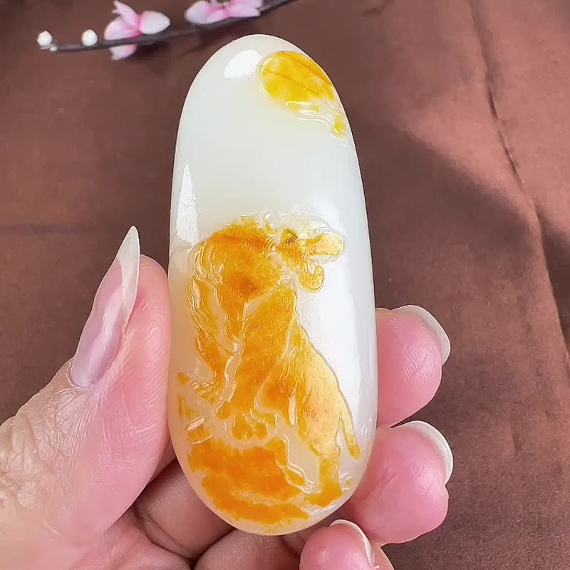 天然新疆和田玉羊脂玉籽料老虎上山虎吊墜玉質細膩溫潤色澤柔和 - 吊飾/掛飾 - 玉石 