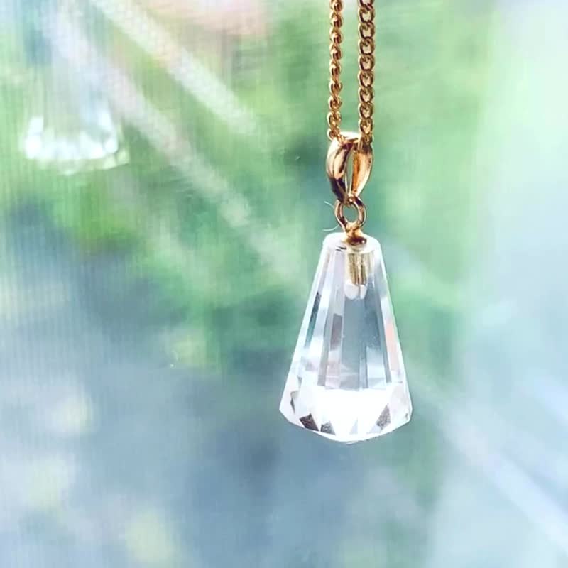 White Quartz / Natural gemtone Pendant Necklaces - สร้อยคอ - หิน สีใส