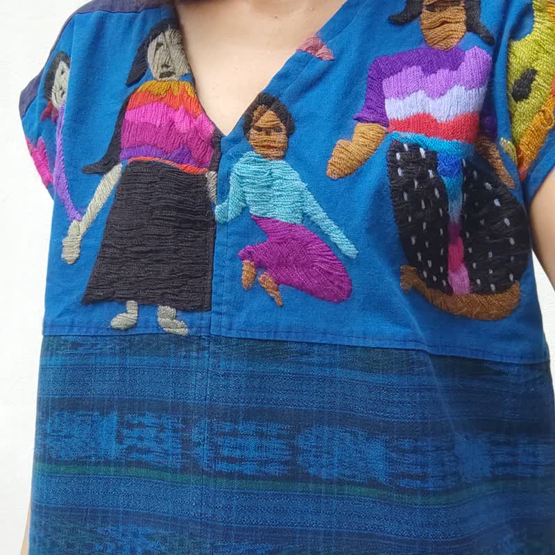 Blue Huipil Shirt -  山地部落布料手工刺繡襯衫 - 女上衣/長袖上衣 - 棉．麻 藍色