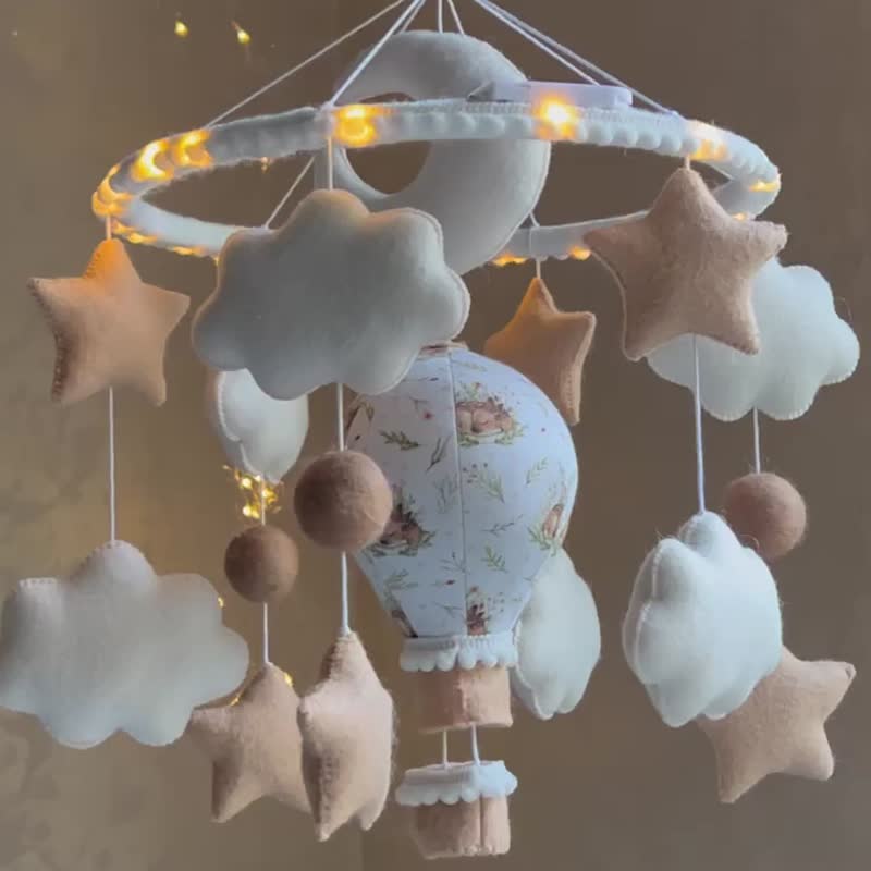 Hot air balloon mobile crib. Nursery decor. Baby mobile bunny. Rabbit mobile han - 滿月禮物 - 其他材質 咖啡色