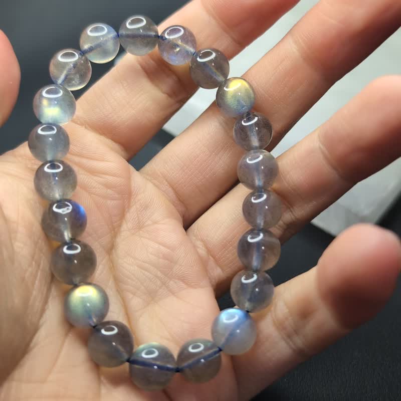 [Customized products] Illuminated elongated lime moonstone 6-10mm bracelet natural crystal - สร้อยข้อมือ - คริสตัล 