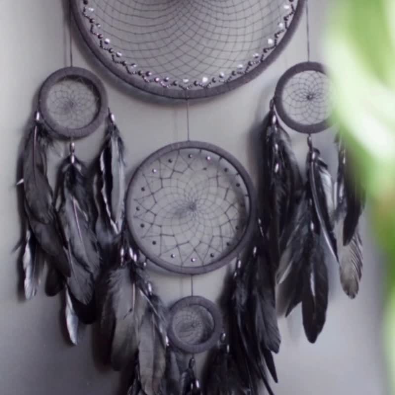 Handcrafted Large Black Multi-Ring Dreamcatcher - 壁貼/牆壁裝飾 - 繡線 黑色