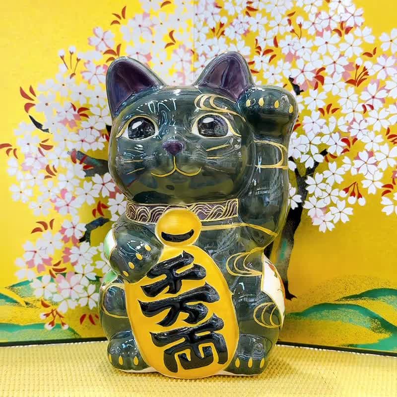 【晶竹迎祥】日本清水燒招財貓 | 色繪 - 松竹梅 千万両 - 擺飾/家飾品 - 瓷 綠色